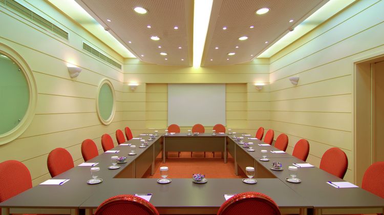 Philippos Hotel Meeting
