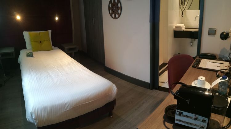 Marivaux Hotel Room
