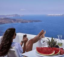 Alti Santorini Suites Room