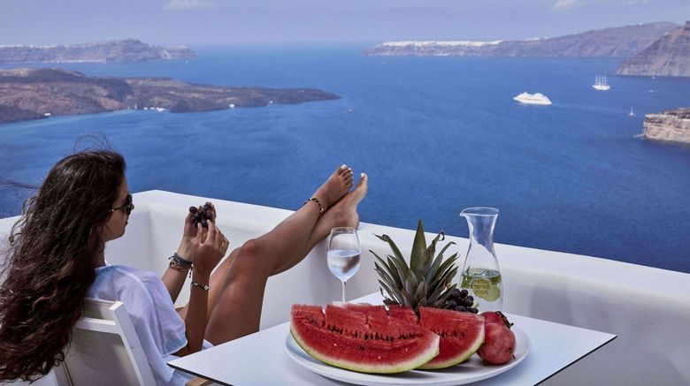 <b>Alti Santorini Suites Room</b>. Images powered by <a href="https://www.leonardoworldwide.com/" title="Leonardo Worldwide" target="_blank">Leonardo</a>.