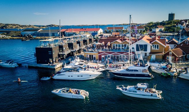Salt & Sill Floating Hotel Exterior