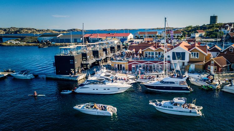 Salt & Sill Floating Hotel Exterior