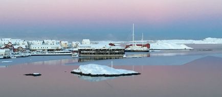 Salt & Sill Floating Hotel Exterior