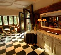 Martin's Manoir Lobby