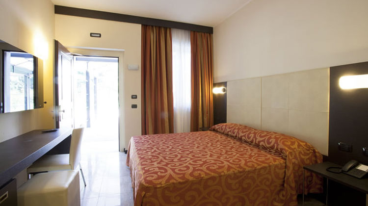 Raya Hotel Motel Room