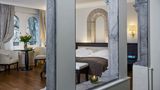 Le Chateau d'Ouchy Hotel Room