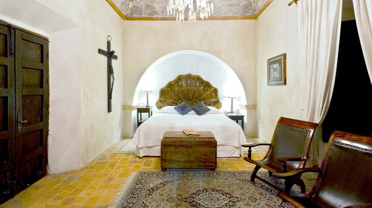 Hacienda Sepulveda Hotel & Spa Suite