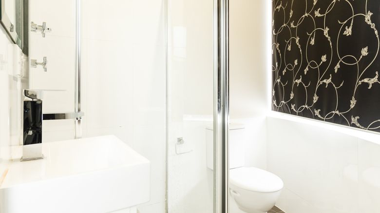 <b>Airport Hotel Sydney Room</b>. Images powered by <a href="https://www.leonardoworldwide.com/" title="Leonardo Worldwide" target="_blank">Leonardo</a>.