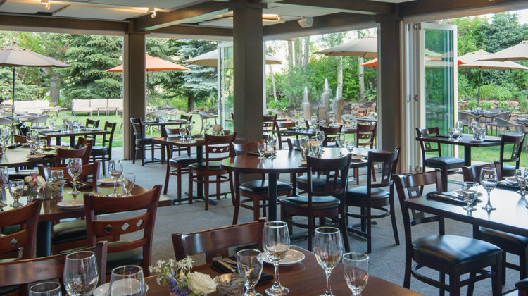Knob Hill Inn Restaurant