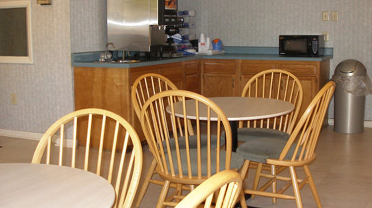 Red Carpet Inn Restaurant