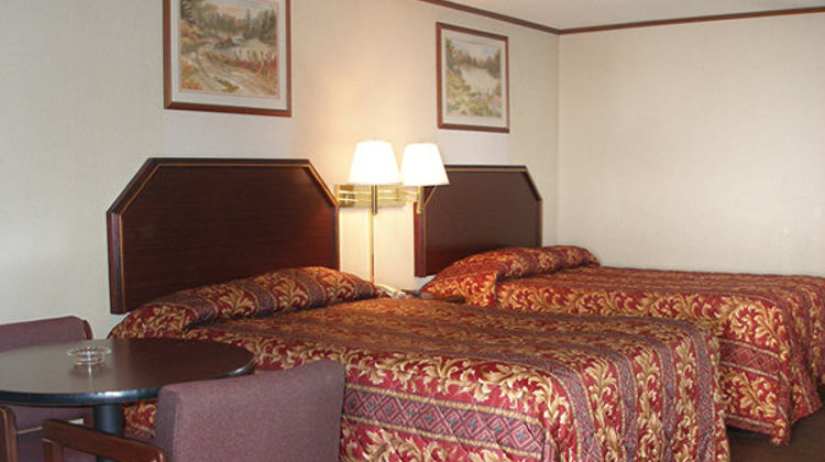 Red Carpet Inn Room