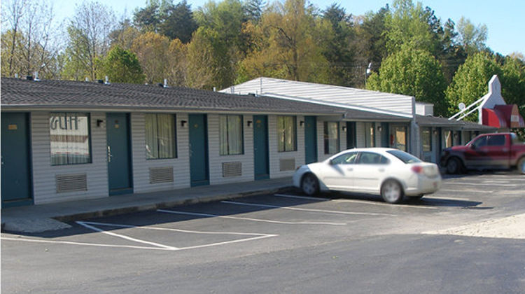 Red Carpet Inn Exterior