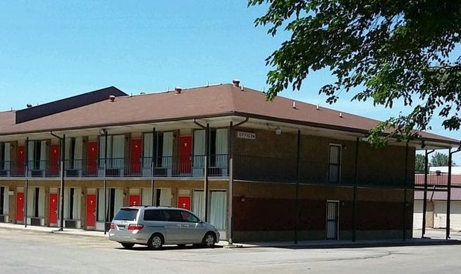 Red Carpet Inn Exterior