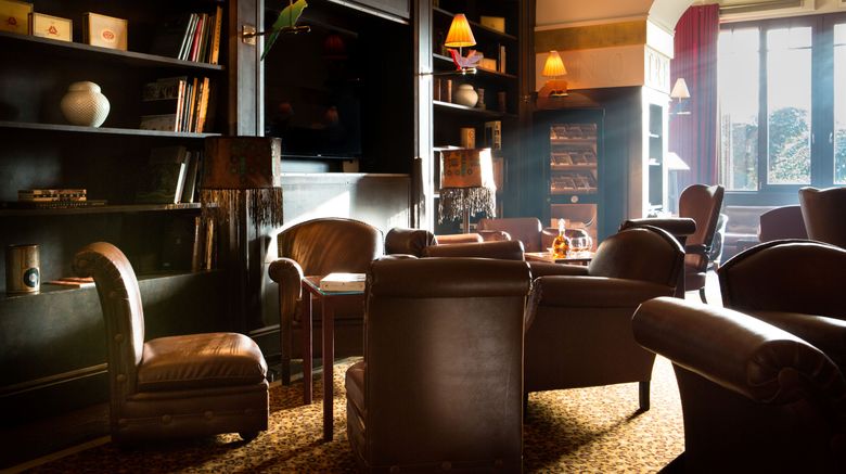 <b>Hotel la Reserve Geneve Hotel & Spa Lobby</b>. Images powered by <a href="https://www.leonardoworldwide.com/" title="Leonardo Worldwide" target="_blank">Leonardo</a>.