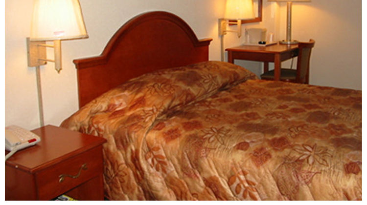 Red Carpet Inn New York Area Room