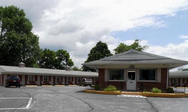 Red Carpet Inn Exterior