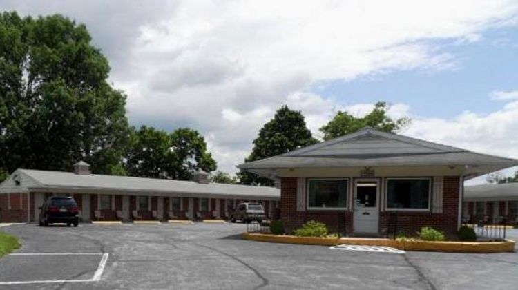 Red Carpet Inn Exterior