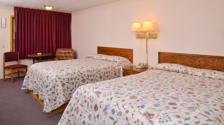 Red Carpet Inn Room