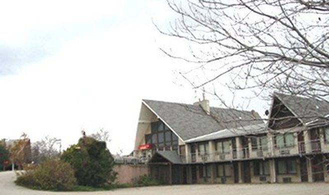 Red Carpet Inn Exterior