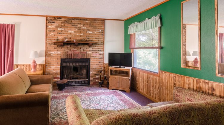 Highland Hills Cabins-A Master Hosts Room