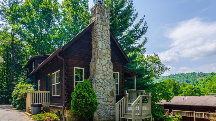 Highland Hills Cabins-A Master Hosts Room