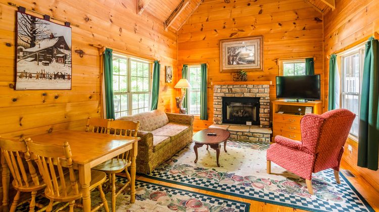 Highland Hills Cabins-A Master Hosts Room