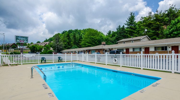 Highland Hills Cabins-A Master Hosts Pool