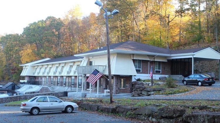 Passport Inn & Suites Exterior