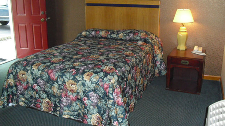Passport Inn Methuen Room