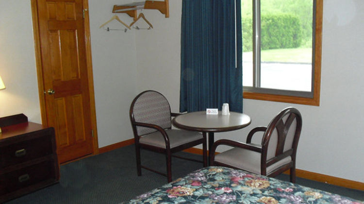 Passport Inn Methuen Room