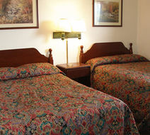 Red Carpet Inn Room