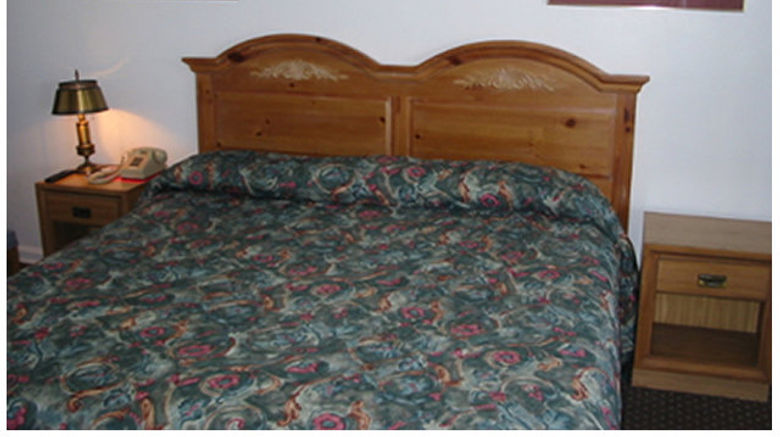 <b>Red Carpet Inn & Suites Room</b>. Images powered by <a href="https://www.leonardoworldwide.com/" title="Leonardo Worldwide" target="_blank">Leonardo</a>.