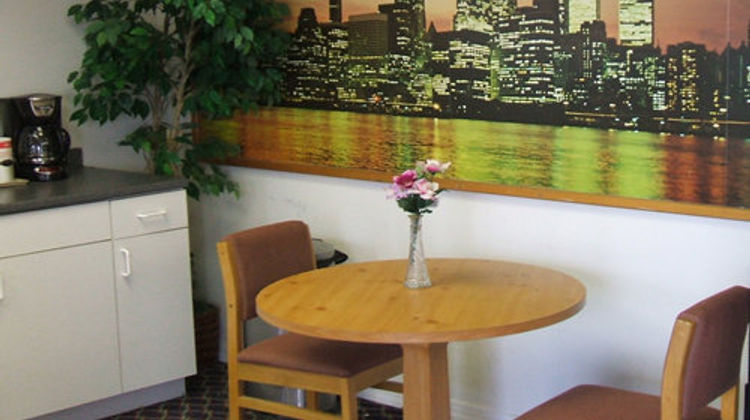 Red Carpet Inn & Suites Restaurant