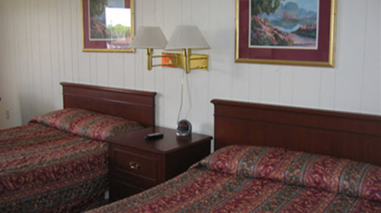 Red Carpet Inn & Suites Room