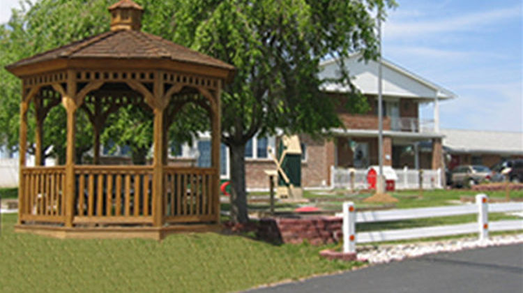 Red Carpet Inn & Suites Exterior