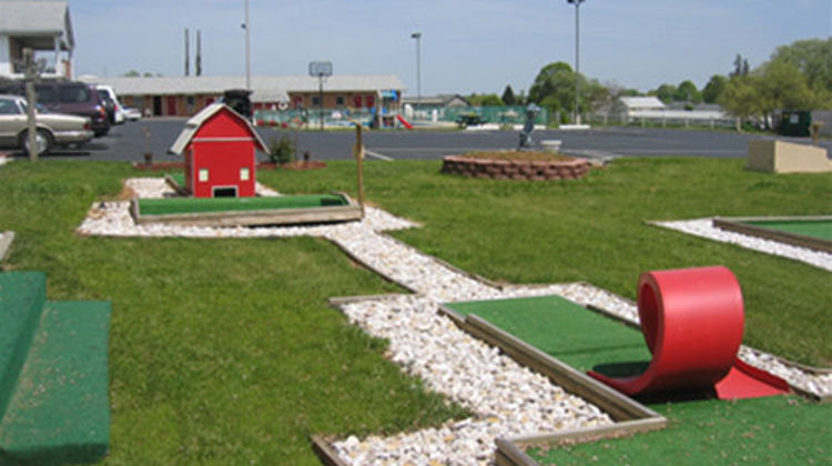 Red Carpet Inn & Suites Golf