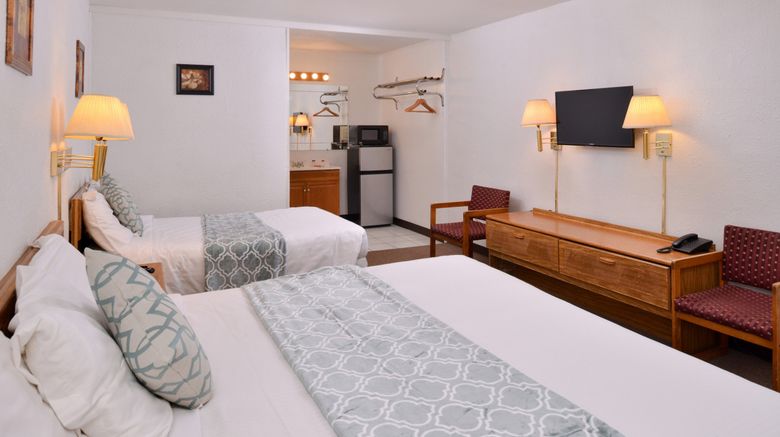 <b>Red Carpet Inn Room</b>. Images powered by <a href="https://www.leonardoworldwide.com/" title="Leonardo Worldwide" target="_blank">Leonardo</a>.