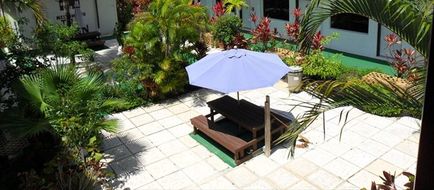 Red Carpet Inn Exterior