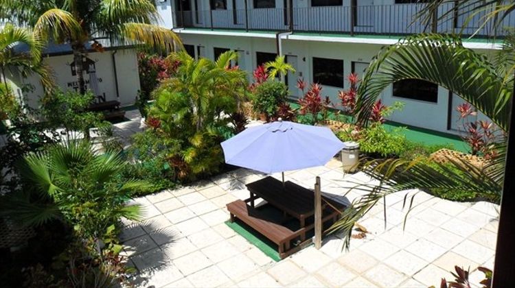 Red Carpet Inn Exterior