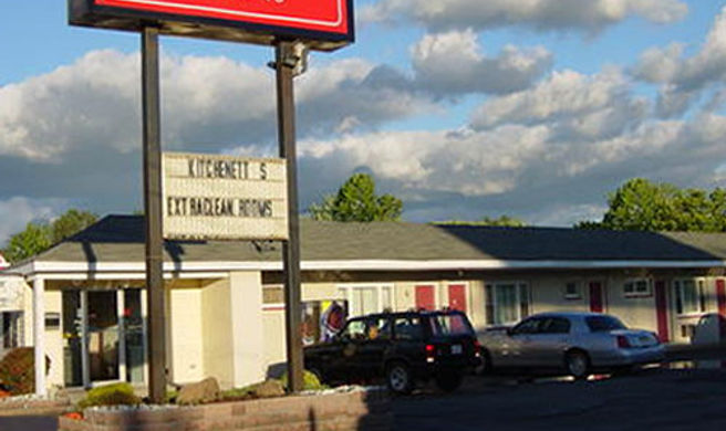 Red Carpet Inn Exterior