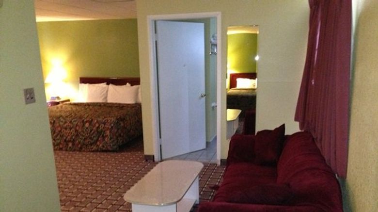 <b>Red Carpet Inn Room</b>. Images powered by <a href="https://www.leonardoworldwide.com/" title="Leonardo Worldwide" target="_blank">Leonardo</a>.