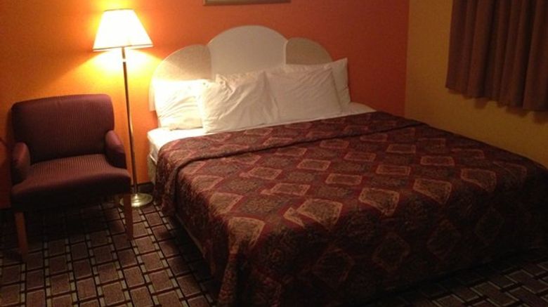 <b>Red Carpet Inn Room</b>. Images powered by <a href="https://www.leonardoworldwide.com/" title="Leonardo Worldwide" target="_blank">Leonardo</a>.