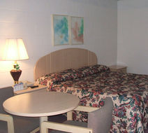 Red Carpet Inn Room