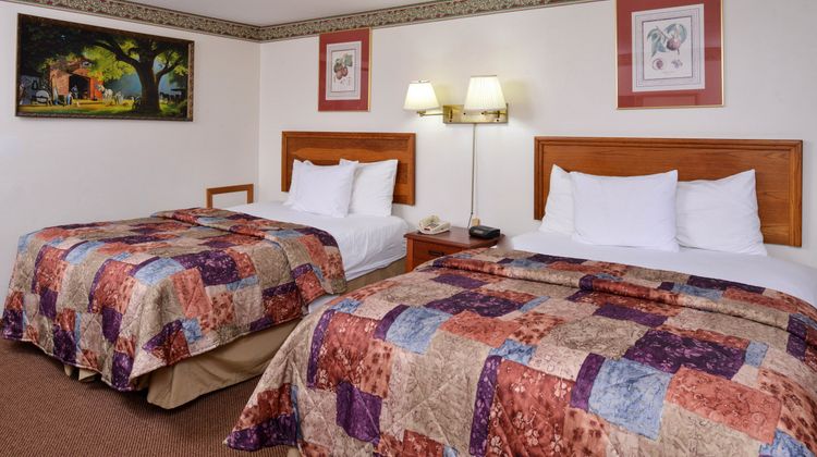 Red Carpet Inn Room