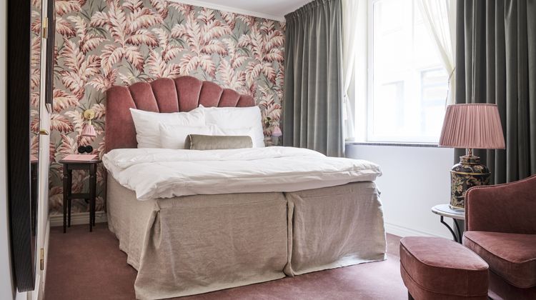 MJ's Hotel Room