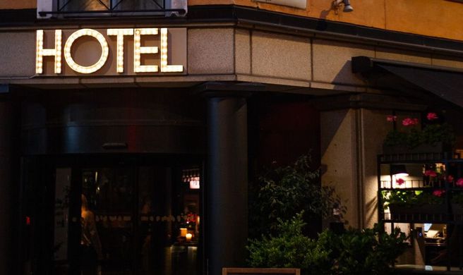MJ's Hotel Exterior