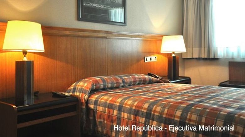 <b>Republica Hotel Room</b>. Images powered by <a href="https://www.leonardoworldwide.com/" title="Leonardo Worldwide" target="_blank">Leonardo</a>.
