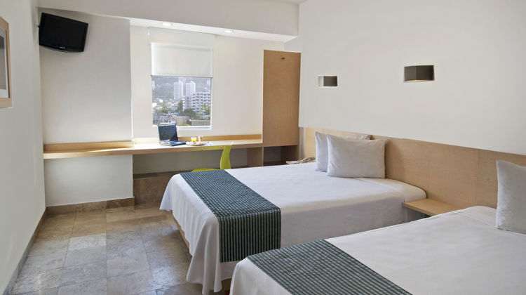 One Aguascalientes Sur Room
