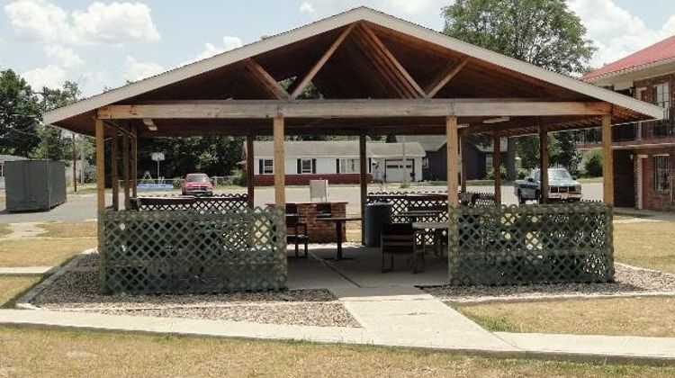 Red Carpet Inn Terre Haute Exterior