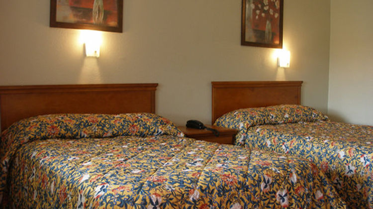 Red Carpet Inn Virginia Beach Room